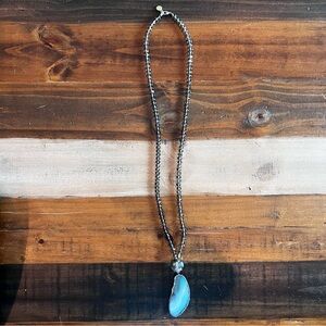 Fabulina green rock necklace